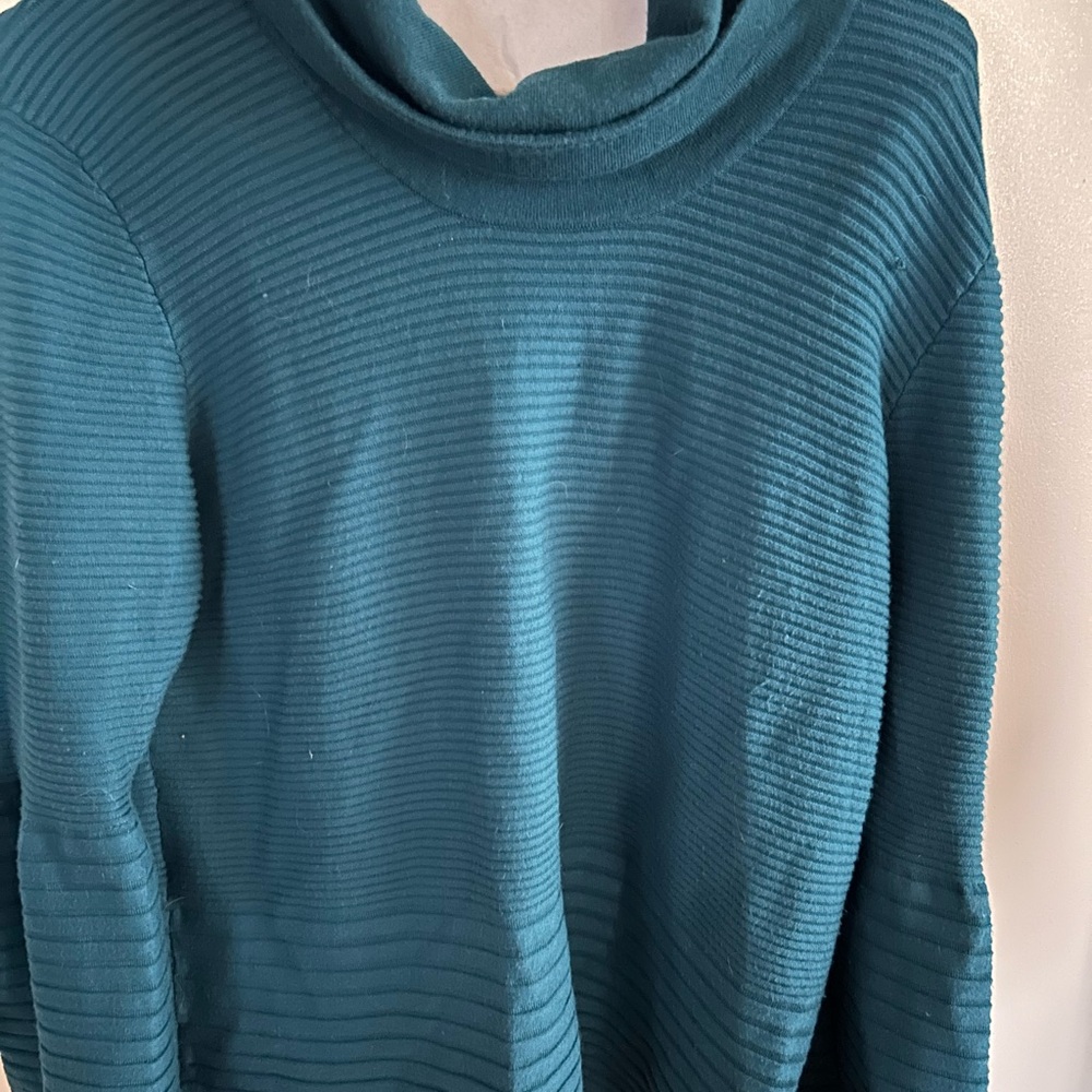 Calvin Klein teal colored ribbed sweater